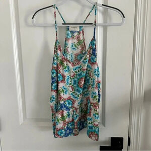 Everly Tank‎ Size Large